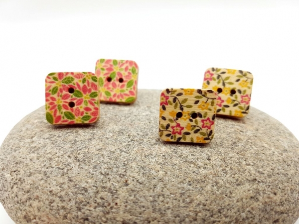 Blumen Knopf Ohrstecker quadratisch